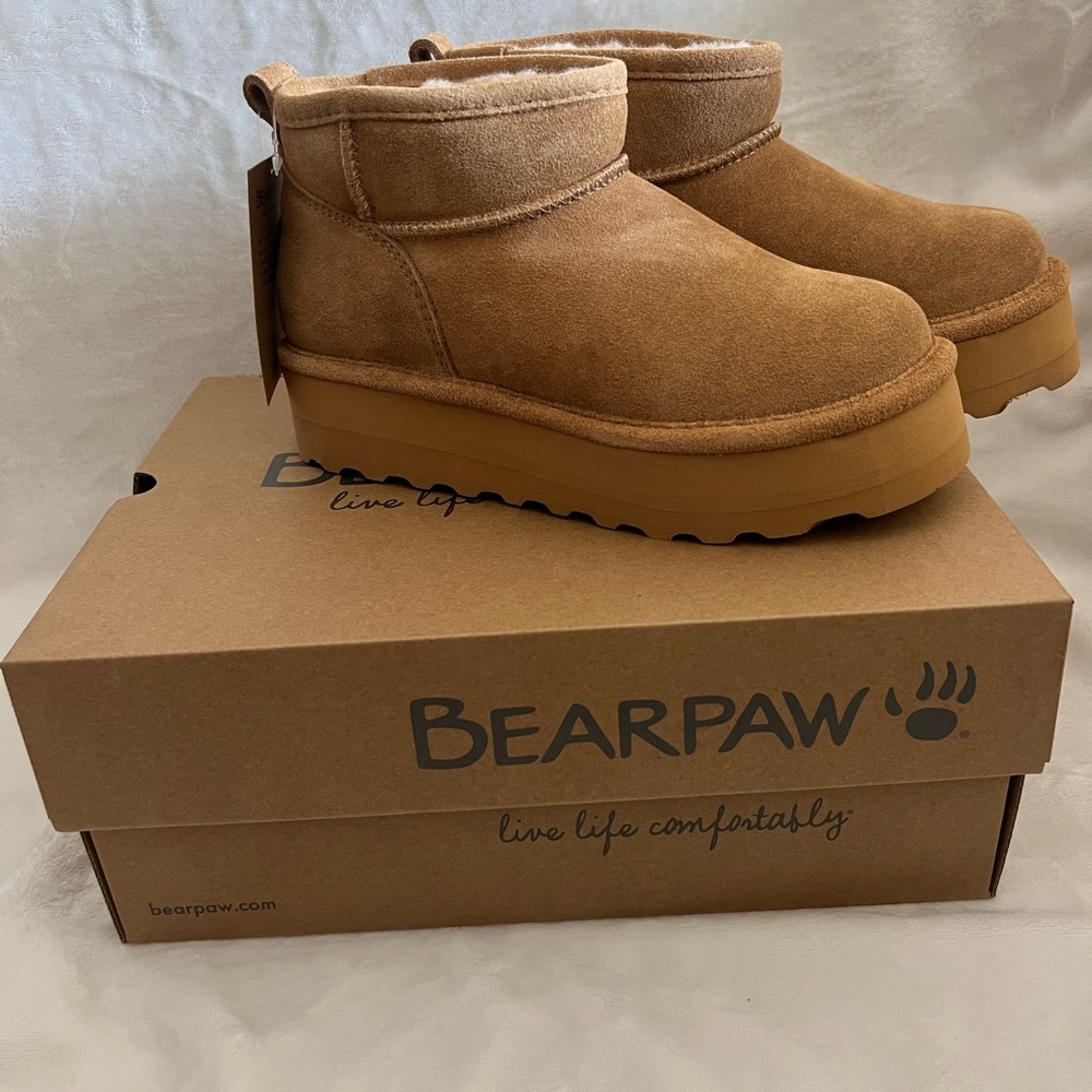 BearPaw boots style Retro shorty size 7 in women brand new still in box